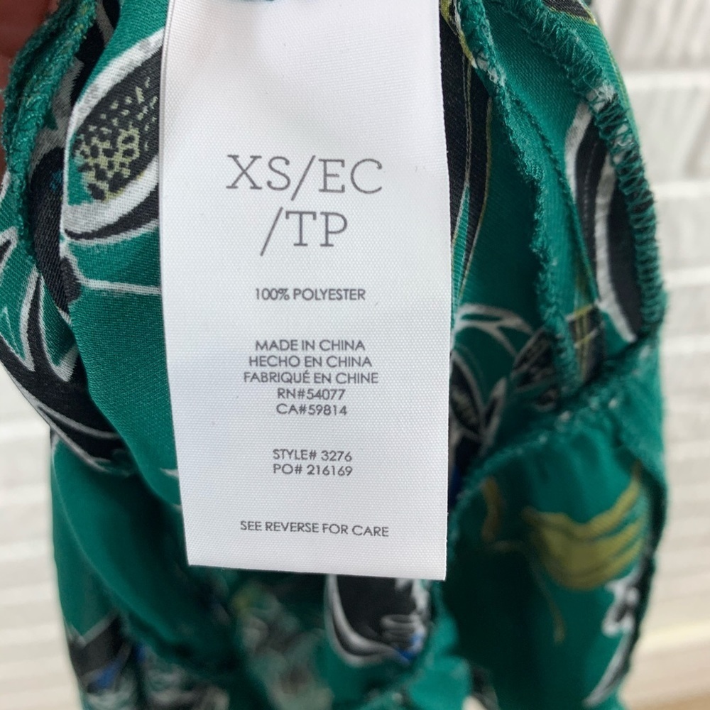 COPY - CAbi Zoe Top Falling Flowers Peplum 3276 XS - Picture 4 of 5